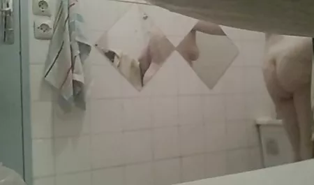 Młode lesbijki filmy za darmo xxx bawią się