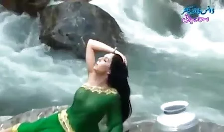 Ten filmy xxx ostre sam Londyn Кейес busty brunetka Nikki Benz język