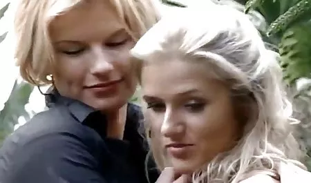 Pocałunek trylogii pierwszą prawdziwą miłość młode kobiety filmy pirno